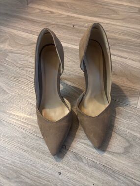 Classic Pointed Toe D'Orsay Pumps - Taupe